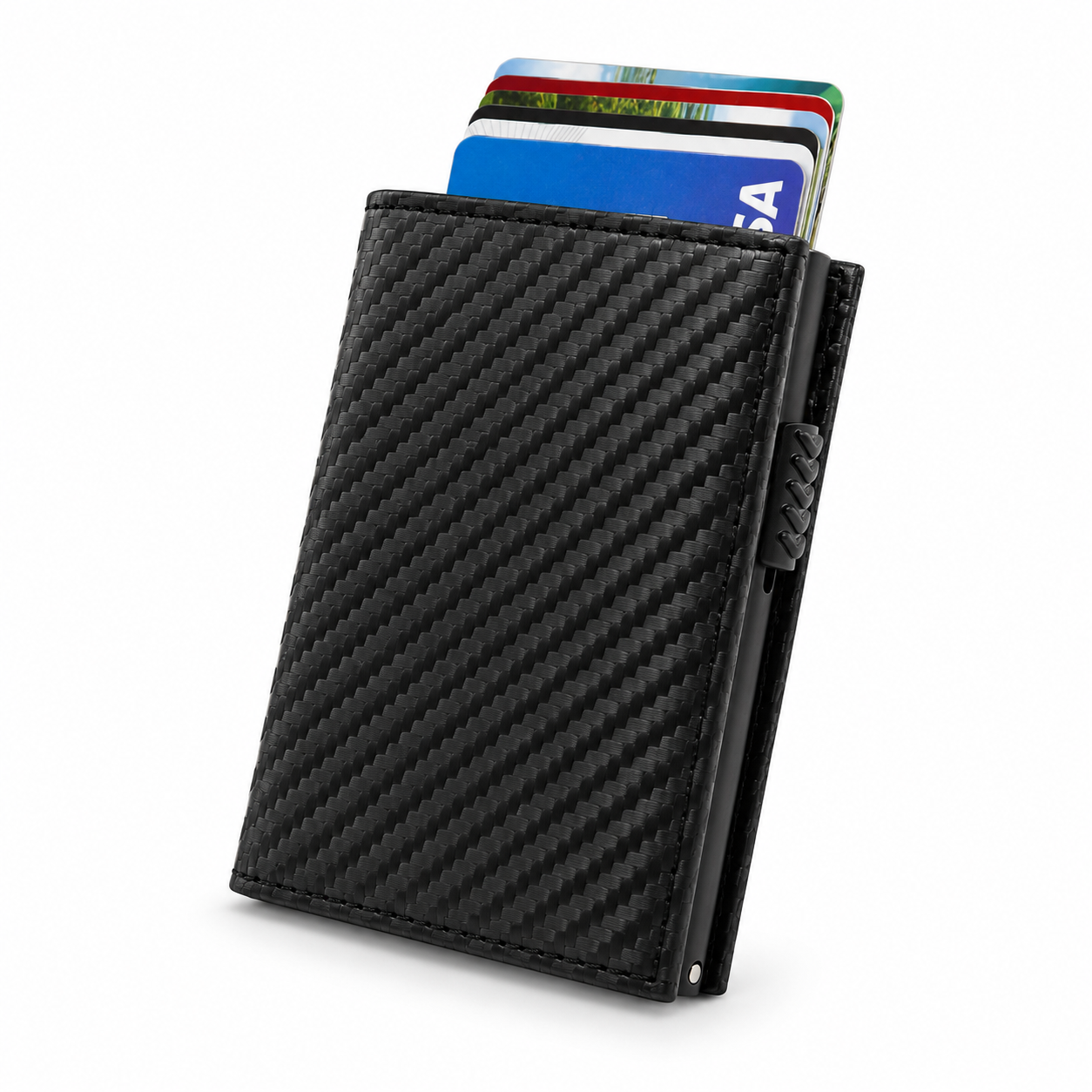 Schwarzes Smart Wallet mit Carbon-Muster und herausgeschobenen Karten